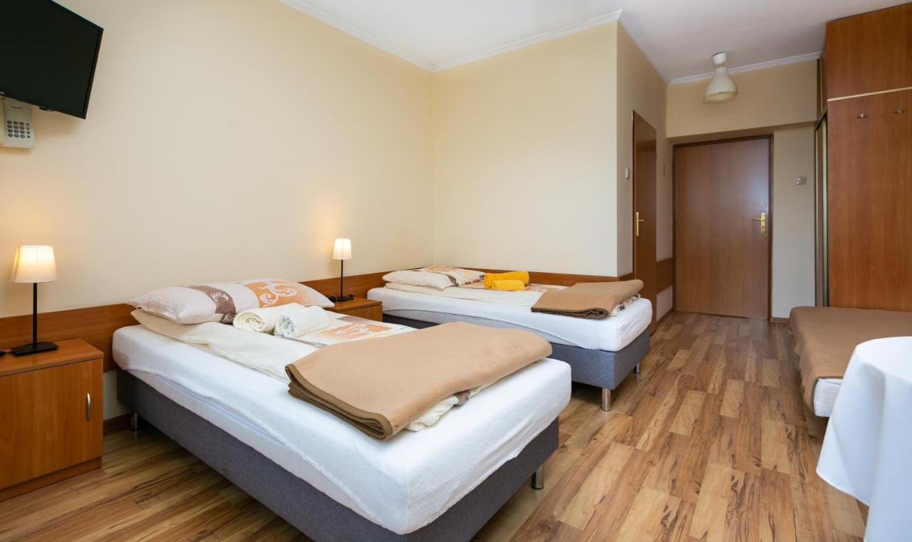 Madohora Slemien Hotel Kocon ภายนอก รูปภาพ